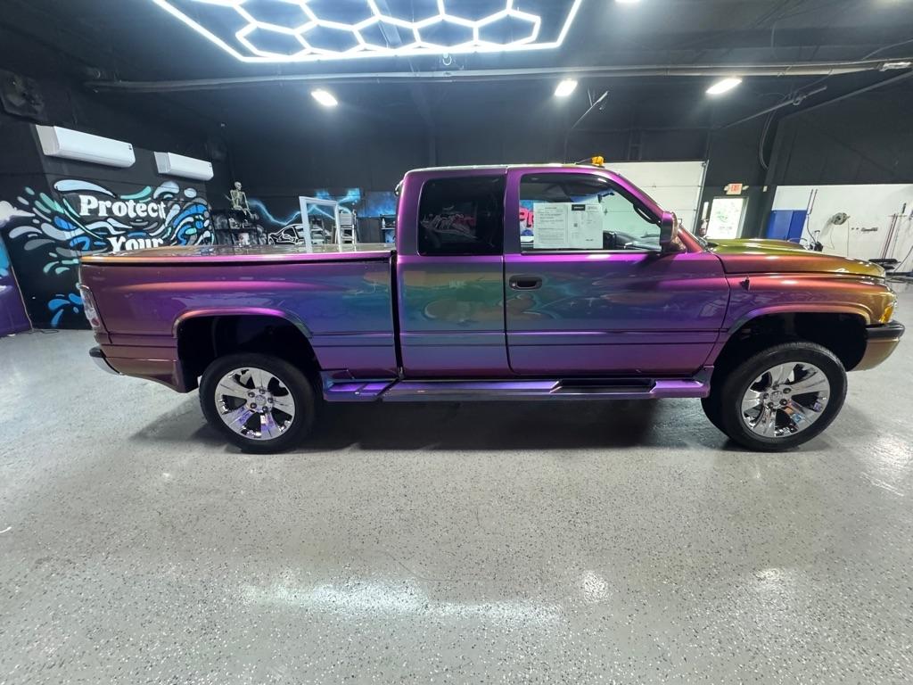 Dodge Ram 1500 ST Club Cab 6.5-ft. Bed 4WD 1997