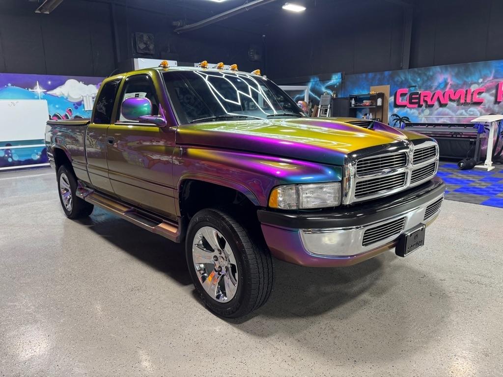 Dodge Ram 1500 ST Club Cab 6.5-ft. Bed 4WD 1997