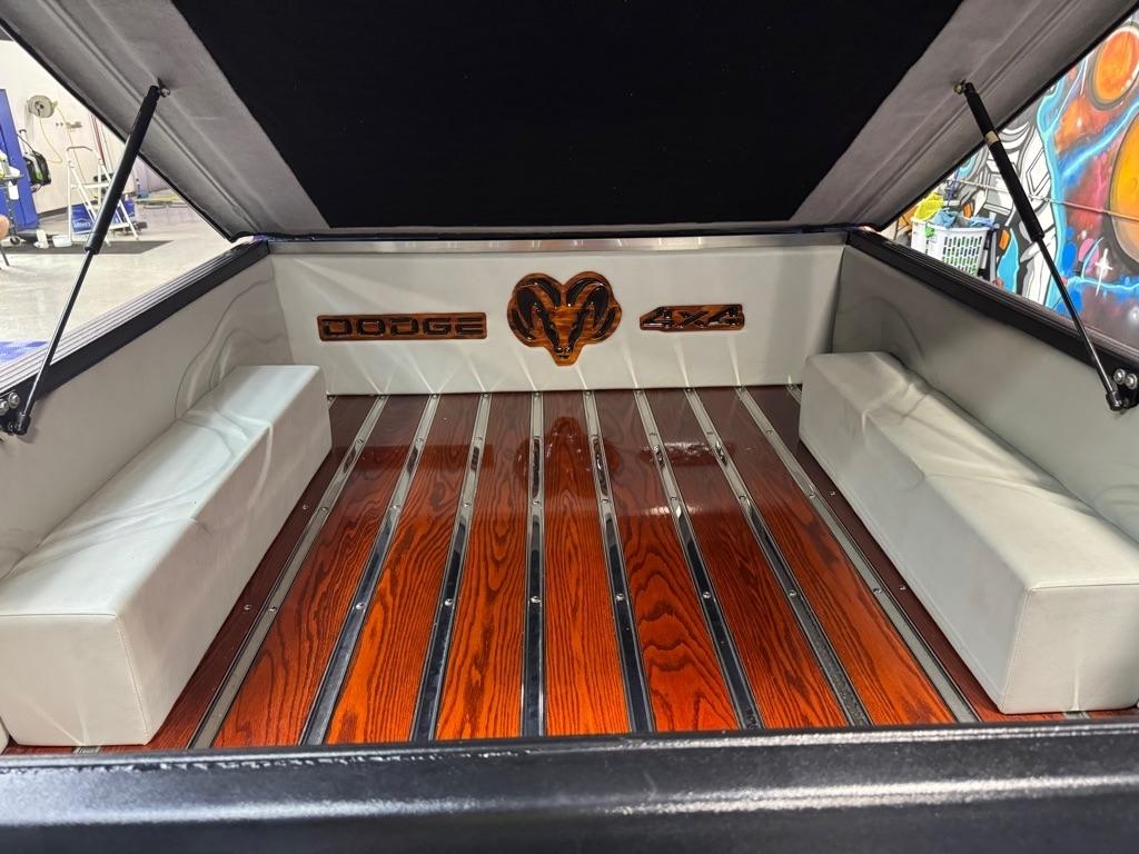 Dodge Ram 1500 ST Club Cab 6.5-ft. Bed 4WD 1997
