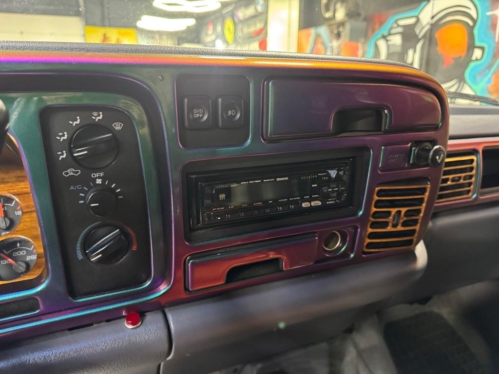 Dodge Ram 1500 ST Club Cab 6.5-ft. Bed 4WD 1997