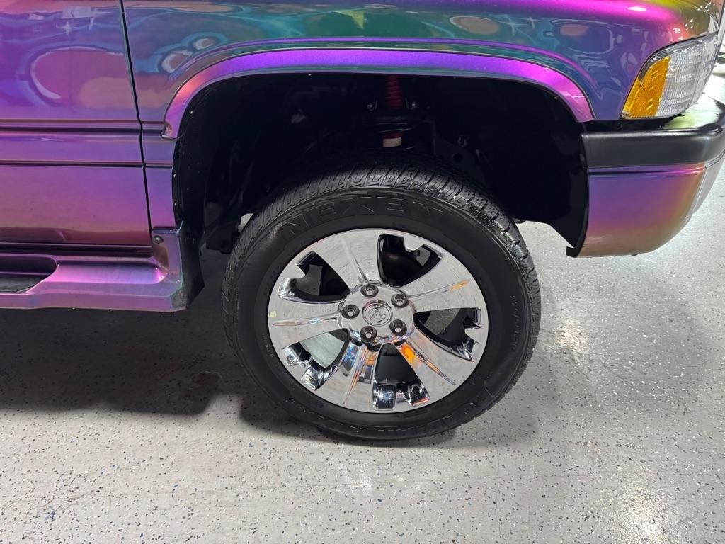 Dodge Ram 1500 ST Club Cab 6.5-ft. Bed 4WD 1997