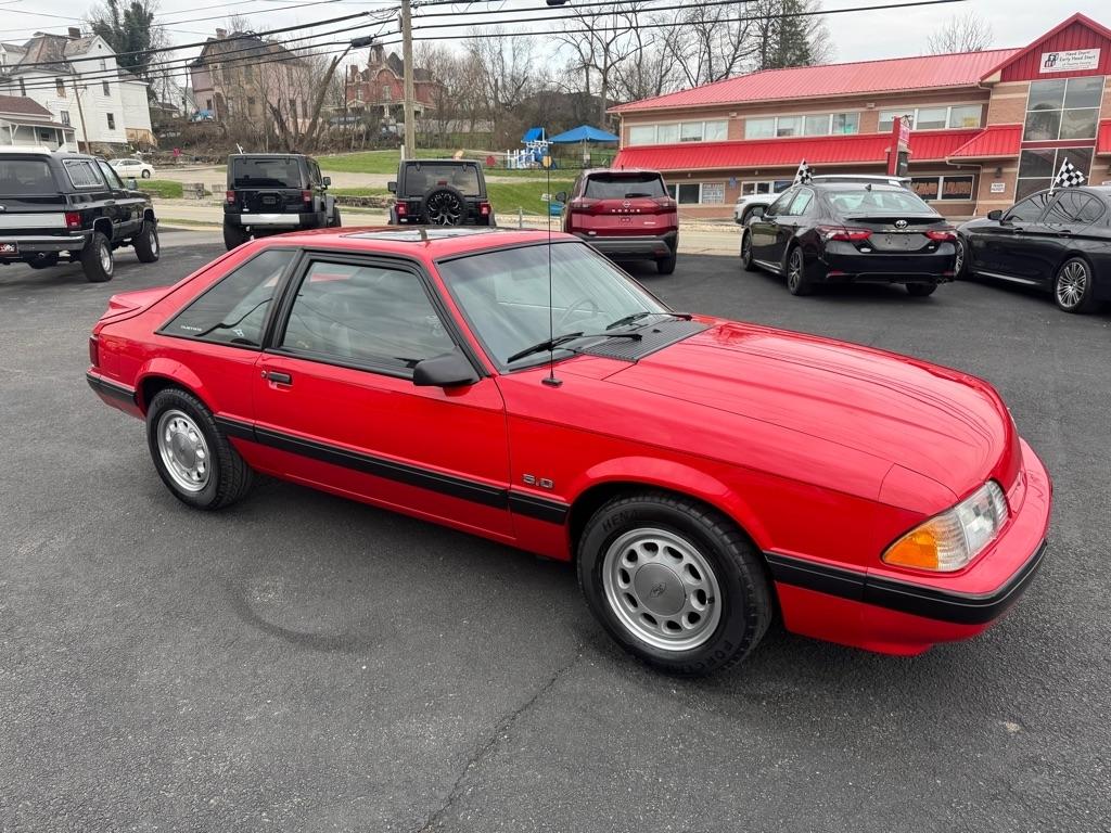 Ford Mustang LX 5.0L hatchback 1990