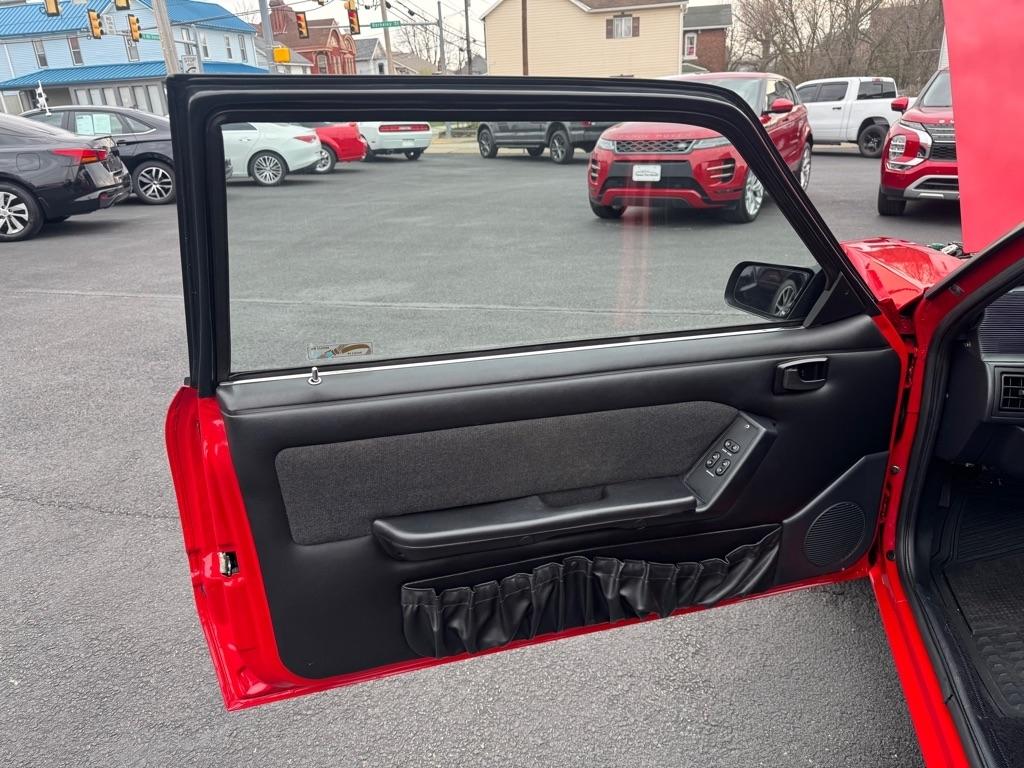 Ford Mustang LX 5.0L hatchback 1990