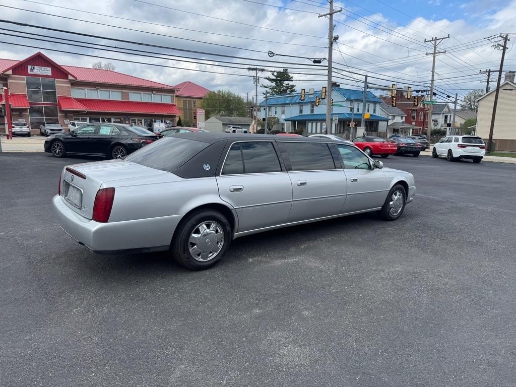 Cadillac DTS Professional 4dr Sdn Limousine 2001