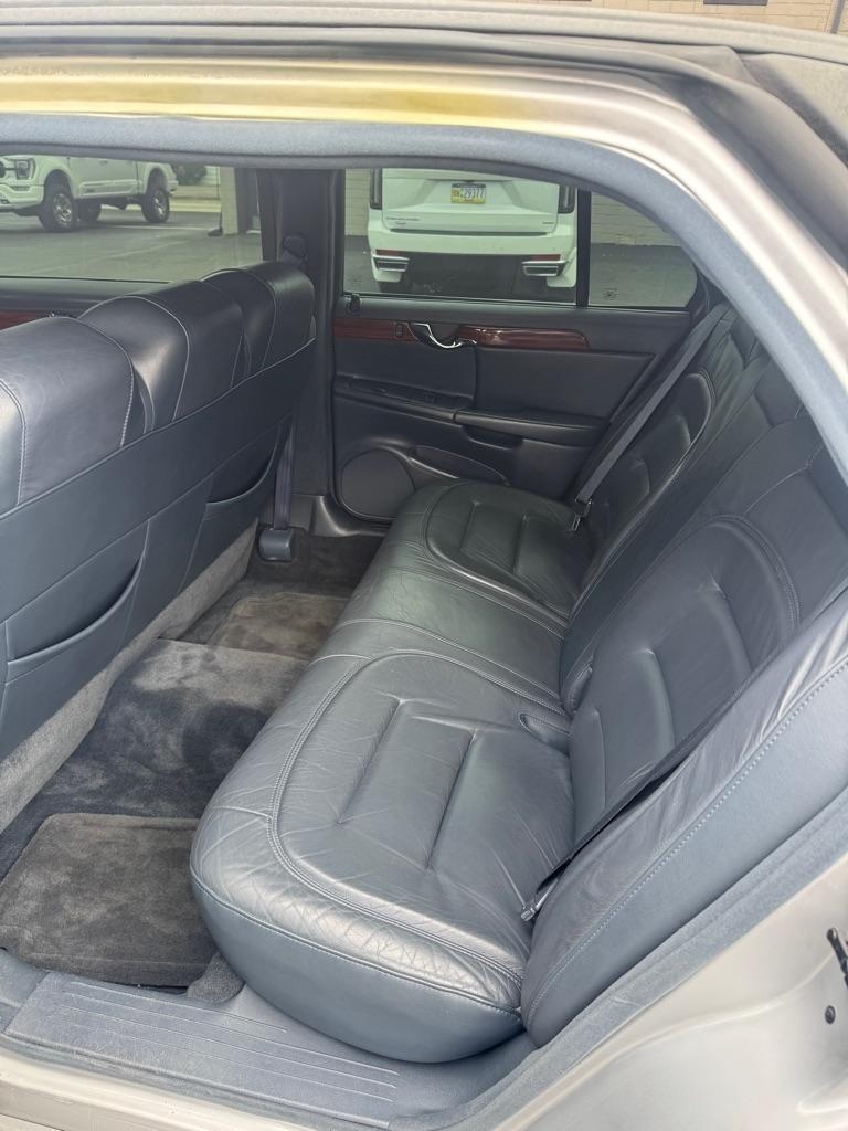 Cadillac DTS Professional 4dr Sdn Limousine 2001