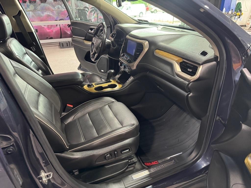 GMC Acadia Denali AWD 2018