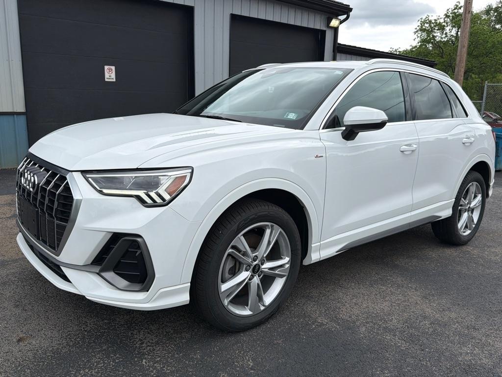 2023 Audi Q3 45 TFSI S Line Premium quattro's photo