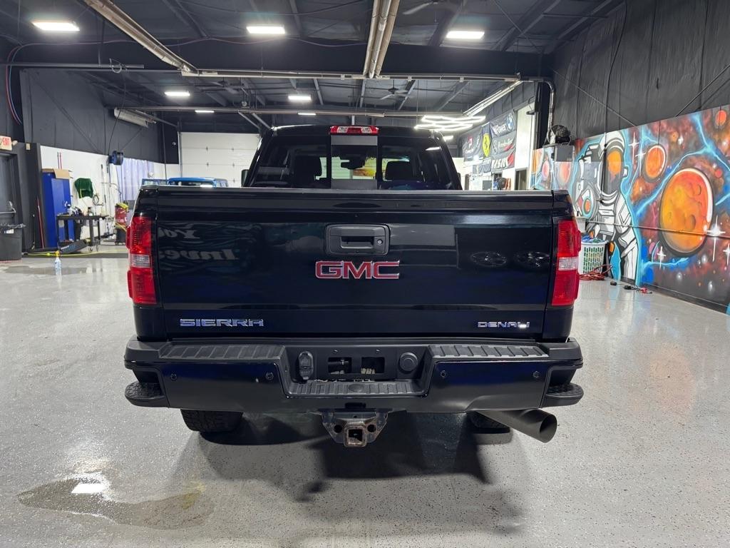 GMC Sierra 2500HD Denali Crew Cab 4WD 2016