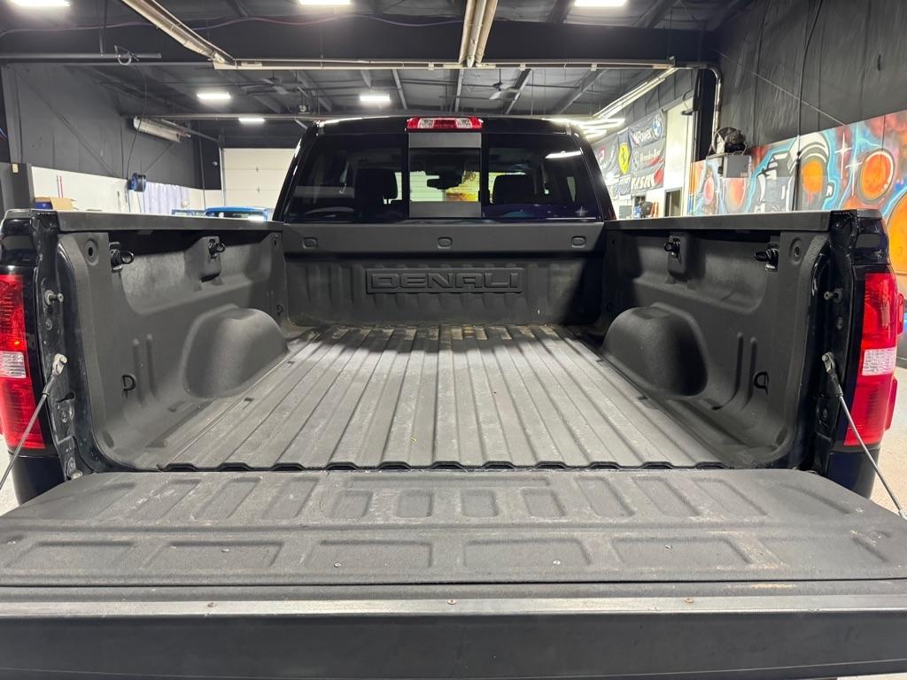 GMC Sierra 2500HD Denali Crew Cab 4WD 2016