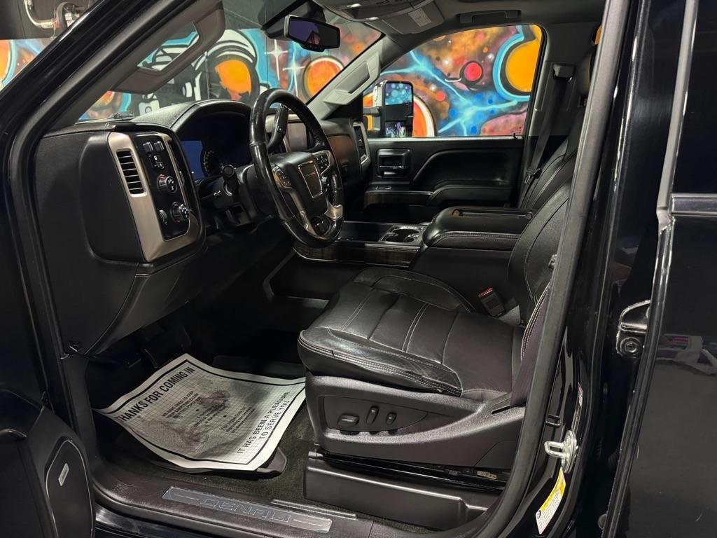 GMC Sierra 2500HD Denali Crew Cab 4WD 2016