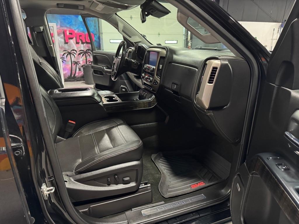 GMC Sierra 2500HD Denali Crew Cab 4WD 2016