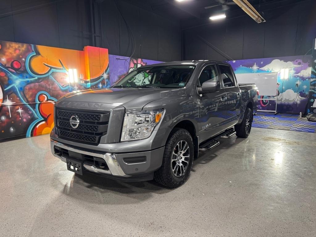Nissan Titan SV Crew Cab 4WD 2021