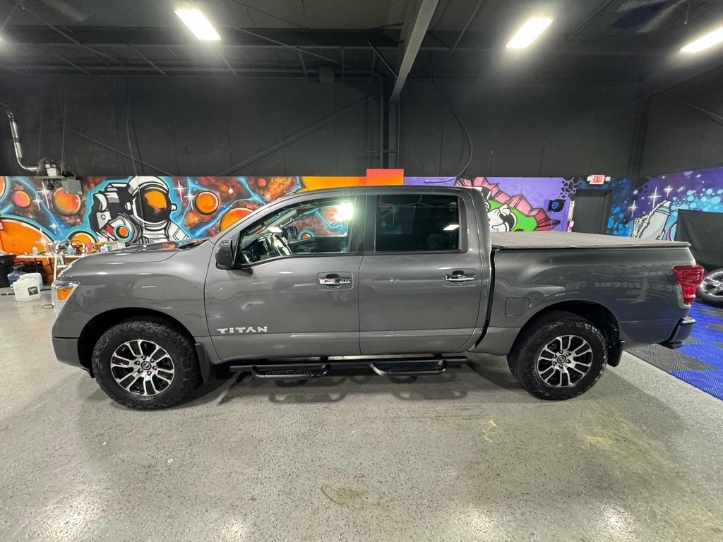 Nissan Titan SV Crew Cab 4WD 2021
