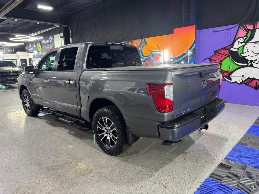 Nissan Titan SV Crew Cab 4WD 2021