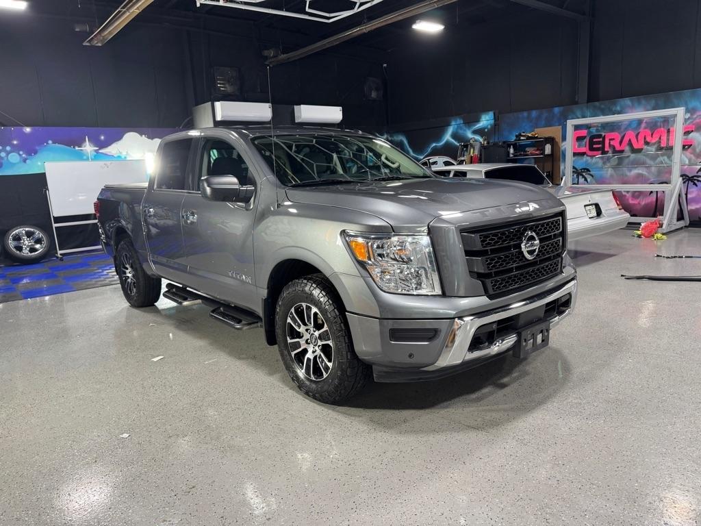 Nissan Titan SV Crew Cab 4WD 2021
