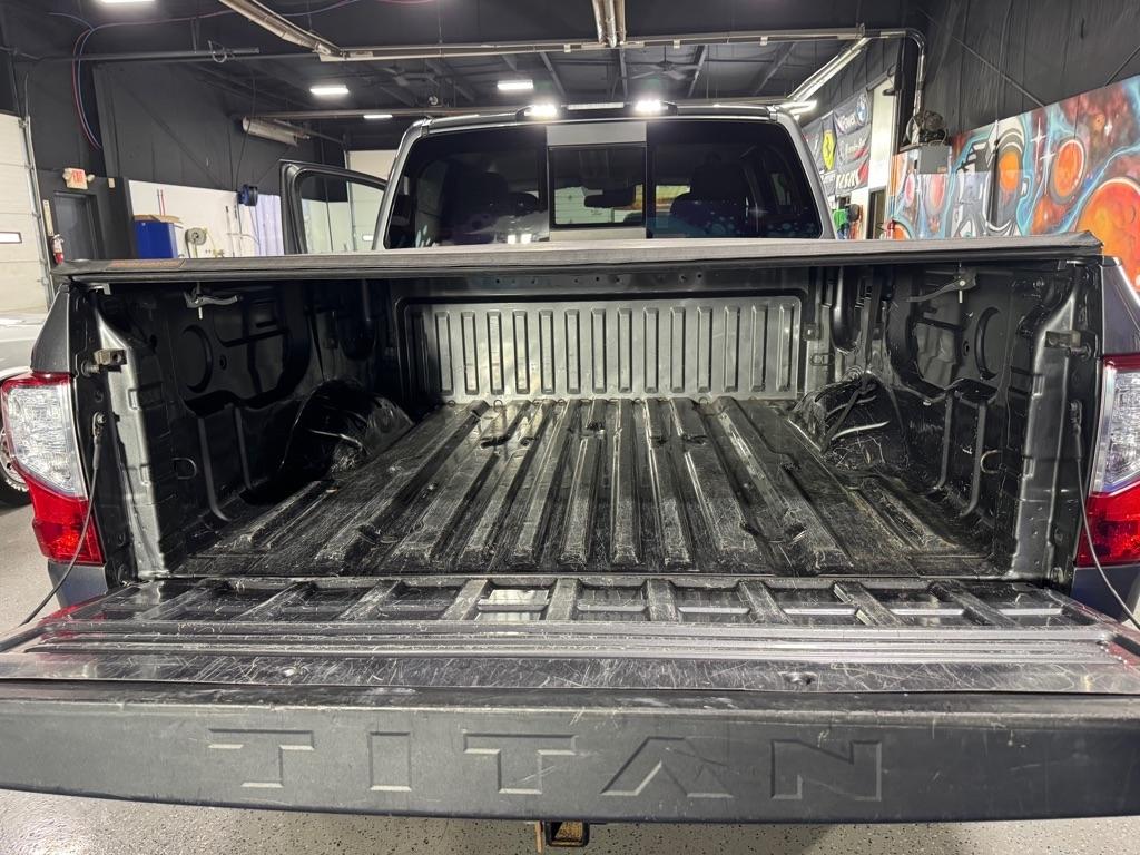 Nissan Titan SV Crew Cab 4WD 2021