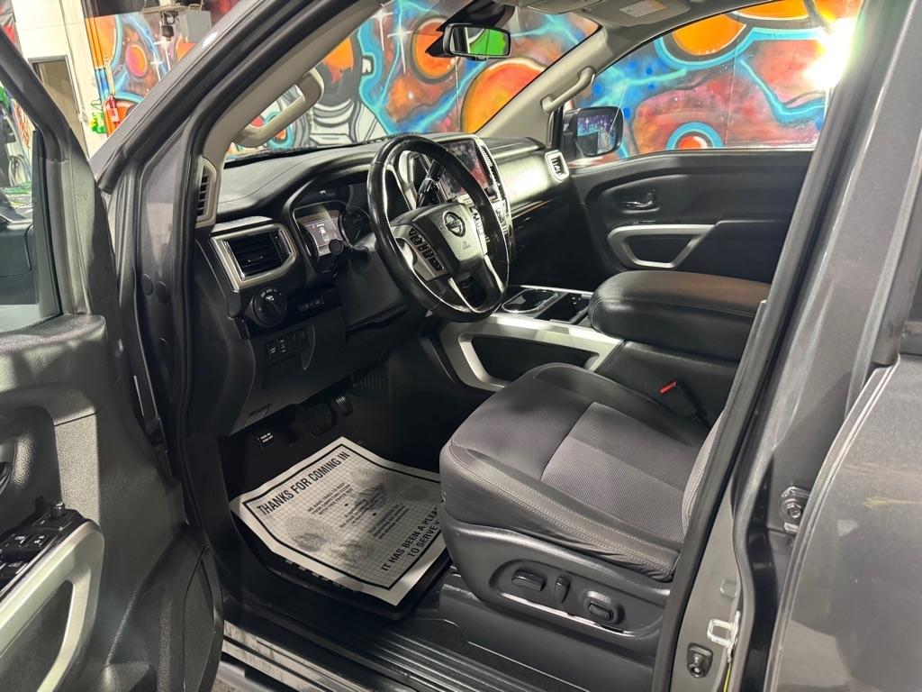 Nissan Titan SV Crew Cab 4WD 2021