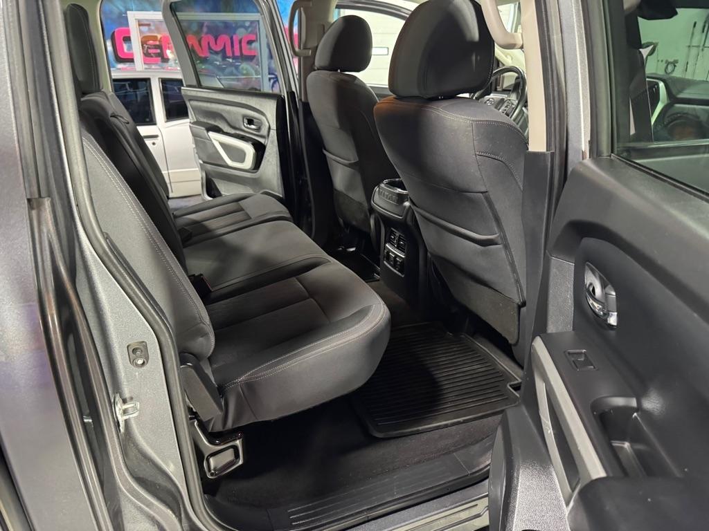 Nissan Titan SV Crew Cab 4WD 2021