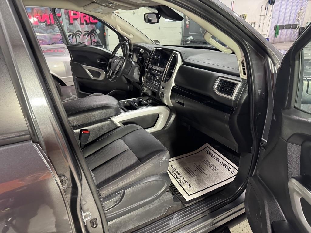 Nissan Titan SV Crew Cab 4WD 2021