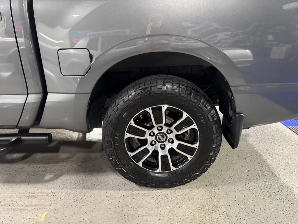 Nissan Titan SV Crew Cab 4WD 2021