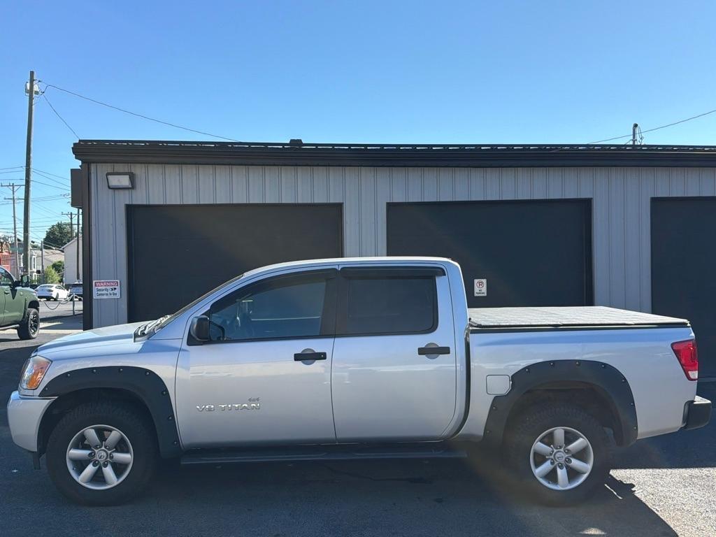 Nissan Titan S Crew Cab 4WD 2015