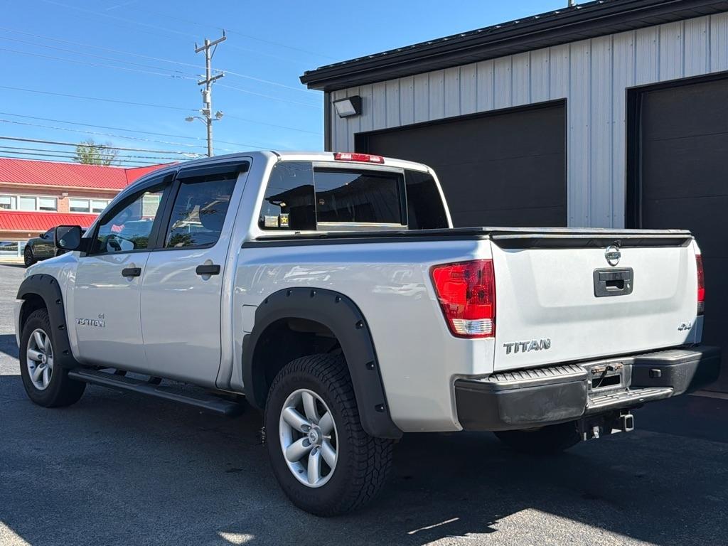 Nissan Titan S Crew Cab 4WD 2015