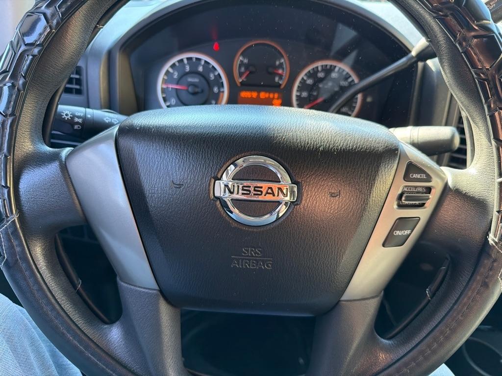 Nissan Titan S Crew Cab 4WD 2015