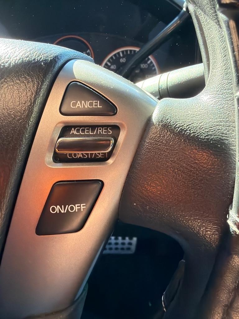 Nissan Titan S Crew Cab 4WD 2015