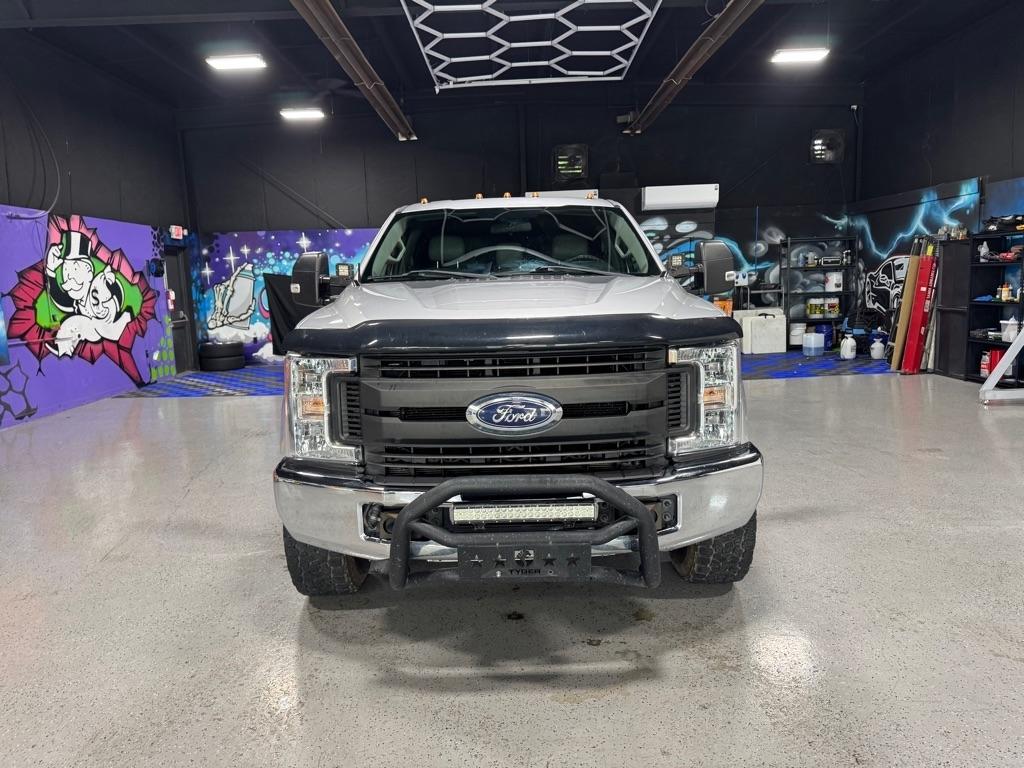 Ford F350 XL Crew Cab SRW 2018