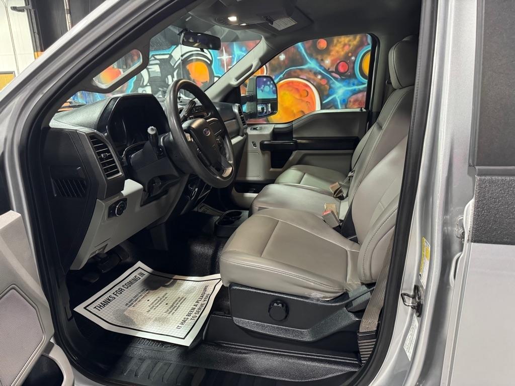 Ford F350 XL Crew Cab SRW 2018