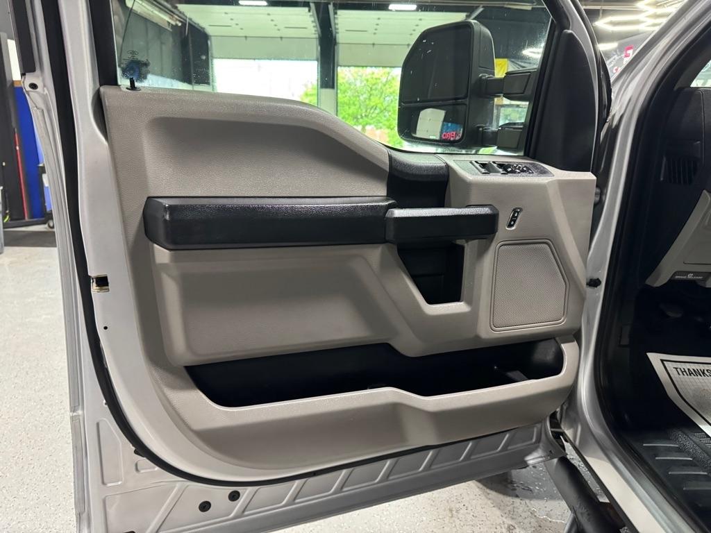 Ford F350 XL Crew Cab SRW 2018