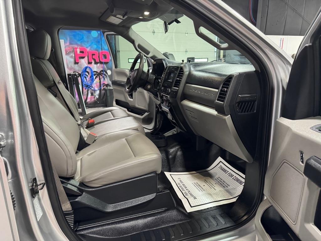 Ford F350 XL Crew Cab SRW 2018