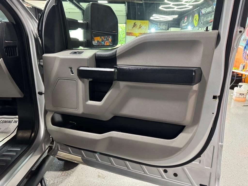 Ford F350 XL Crew Cab SRW 2018