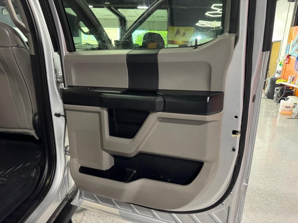 Ford F350 XL Crew Cab SRW 2018