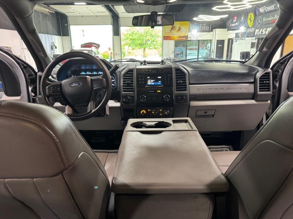 Ford F350 XL Crew Cab SRW 2018