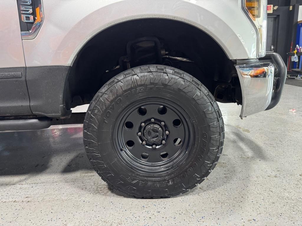 Ford F350 XL Crew Cab SRW 2018