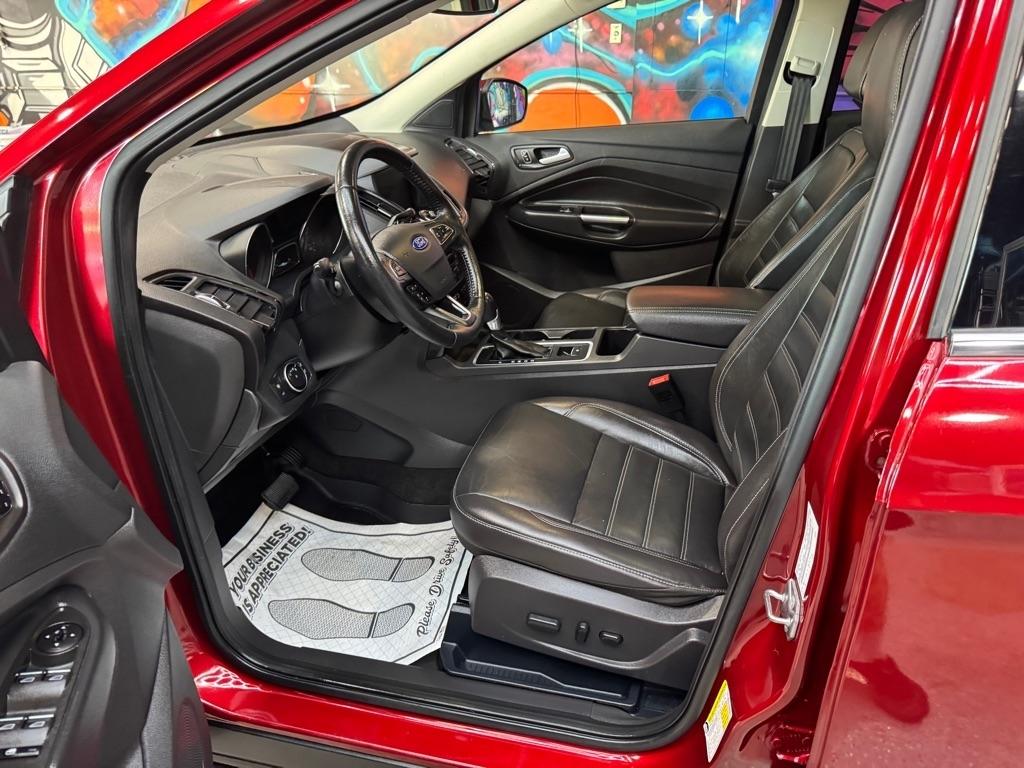 Ford Escape Titanium 4WD 2017