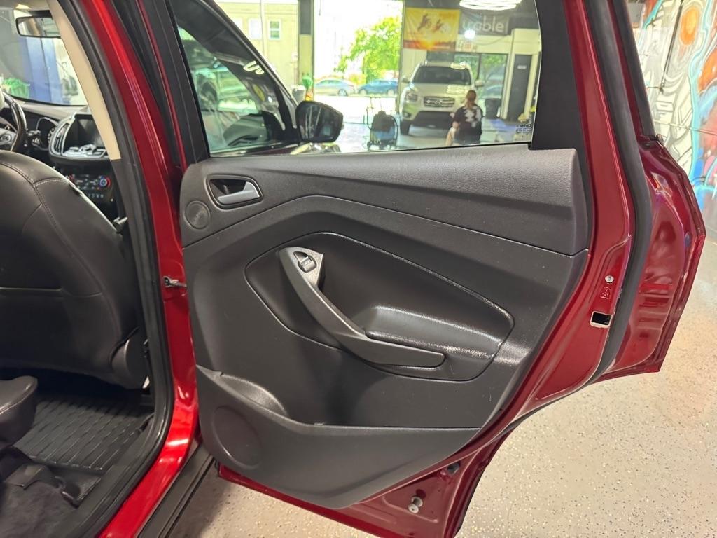 Ford Escape Titanium 4WD 2017
