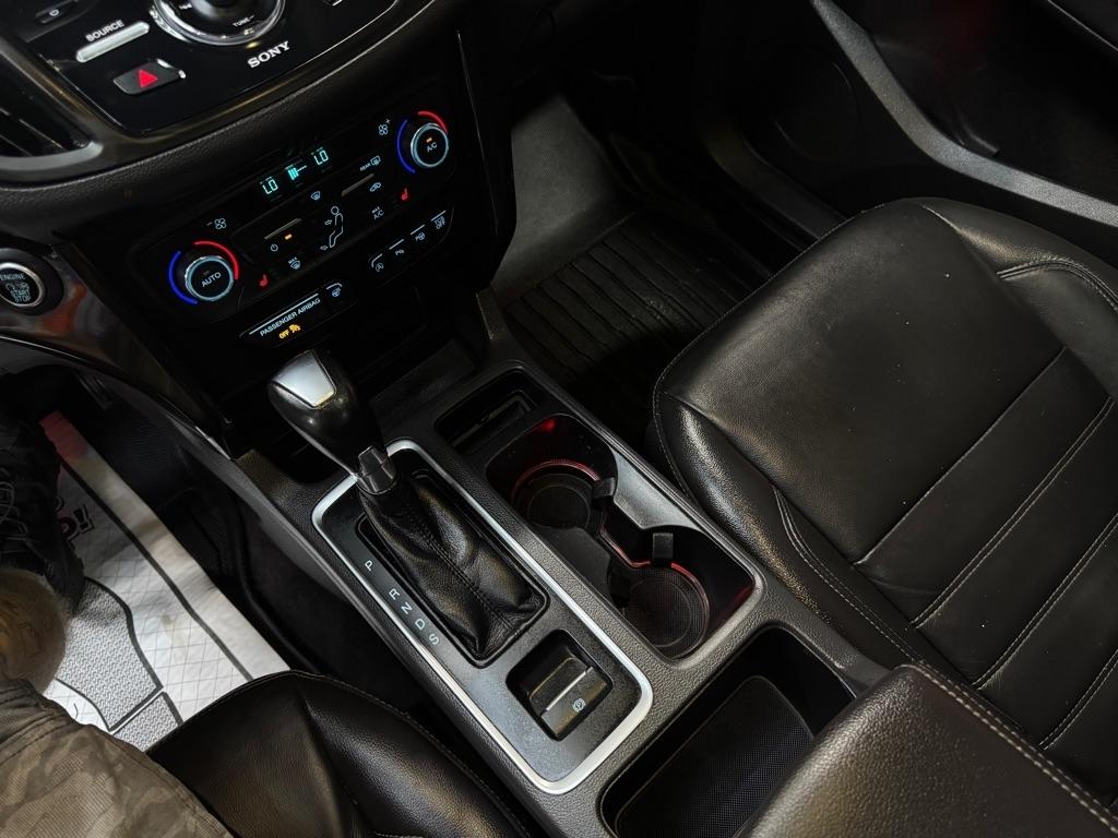 Ford Escape Titanium 4WD 2017