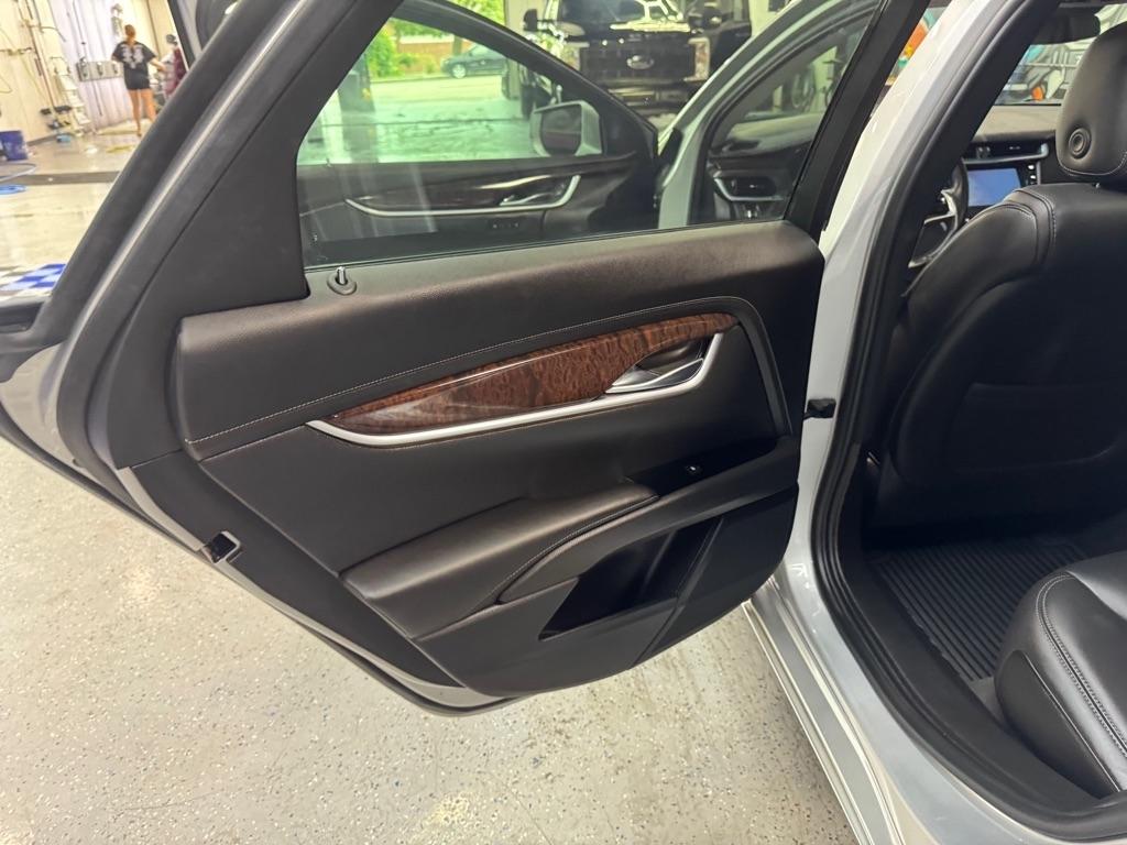 Cadillac XTS Luxury FWD 2016