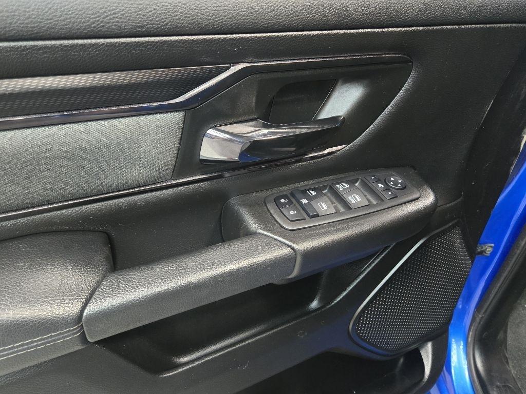 RAM 1500 Big Horn Crew Cab SWB 4WD 2023