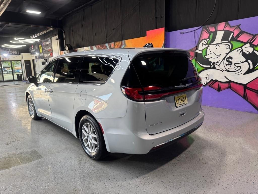 Chrysler Pacifica Touring L 2024