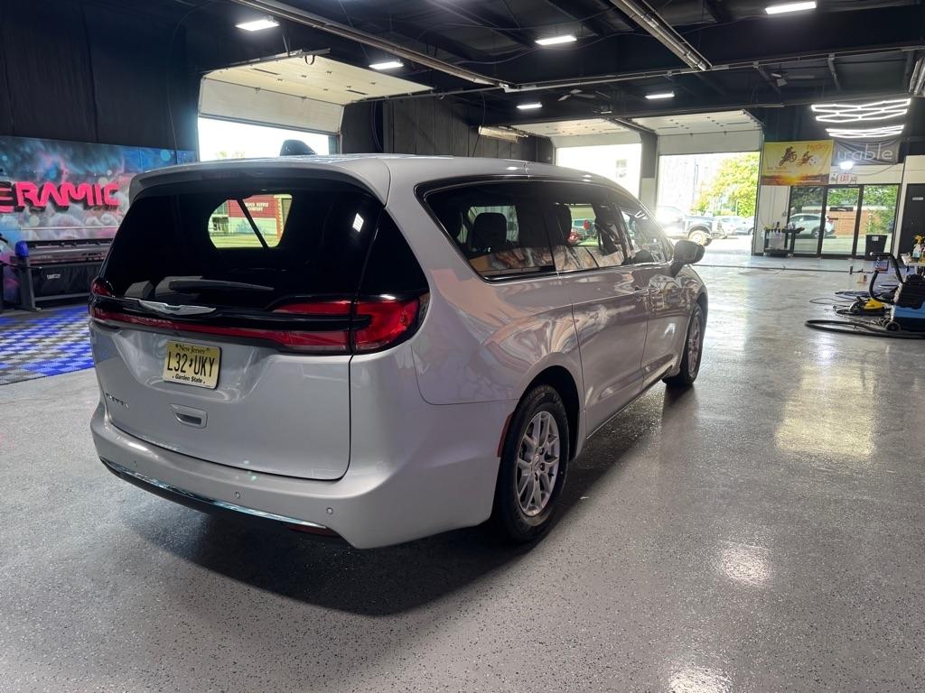 Chrysler Pacifica Touring L 2024