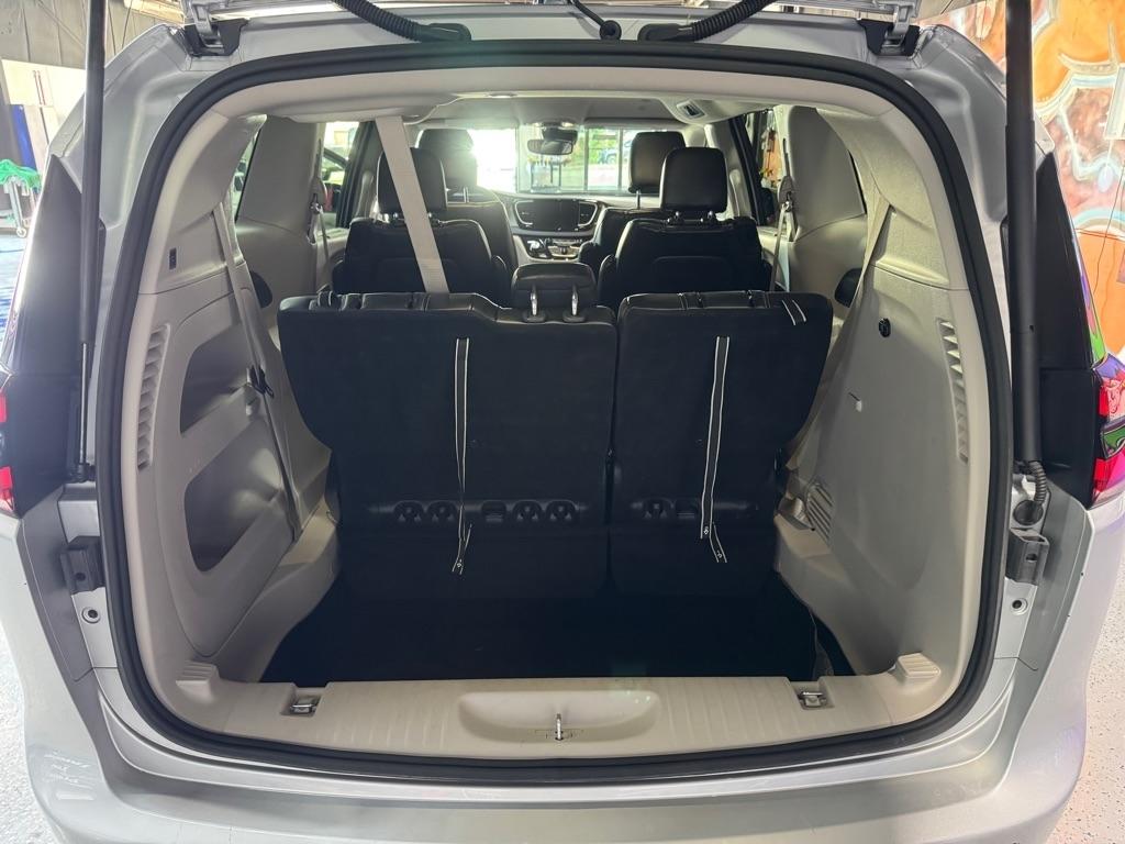 Chrysler Pacifica Touring L 2024