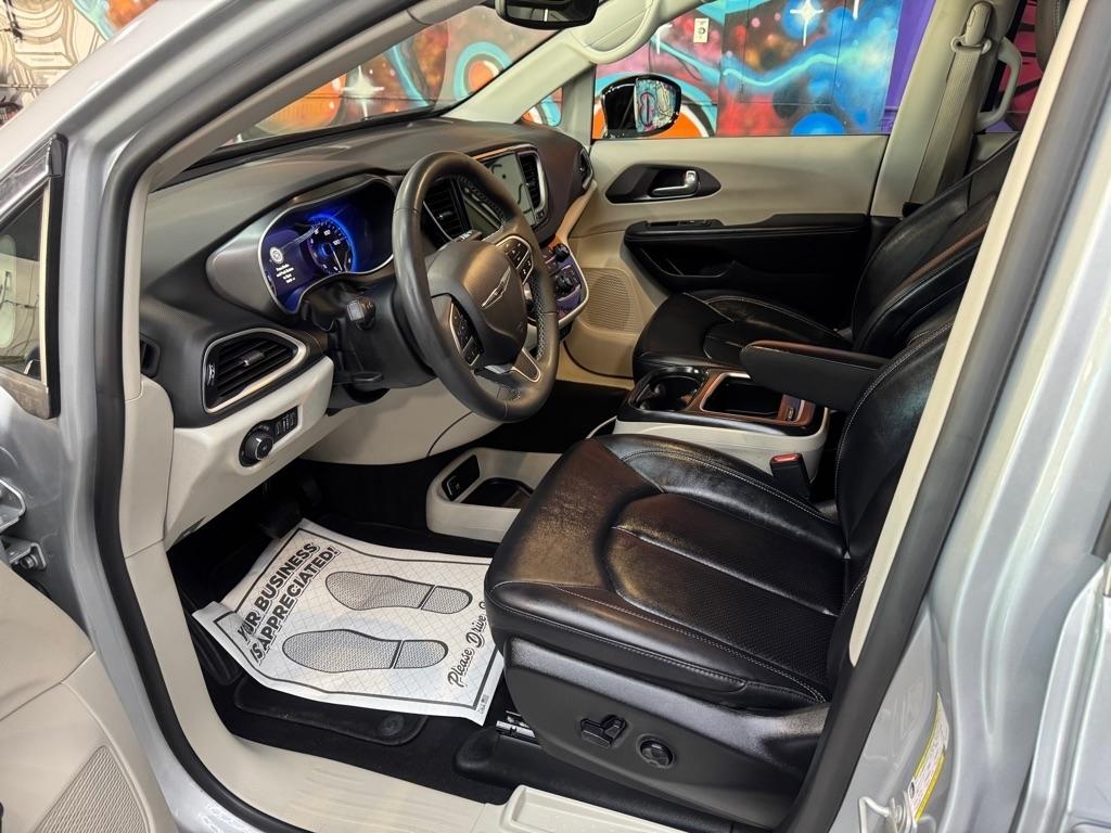 Chrysler Pacifica Touring L 2024