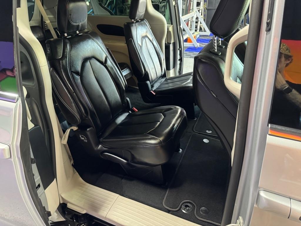 Chrysler Pacifica Touring L 2024