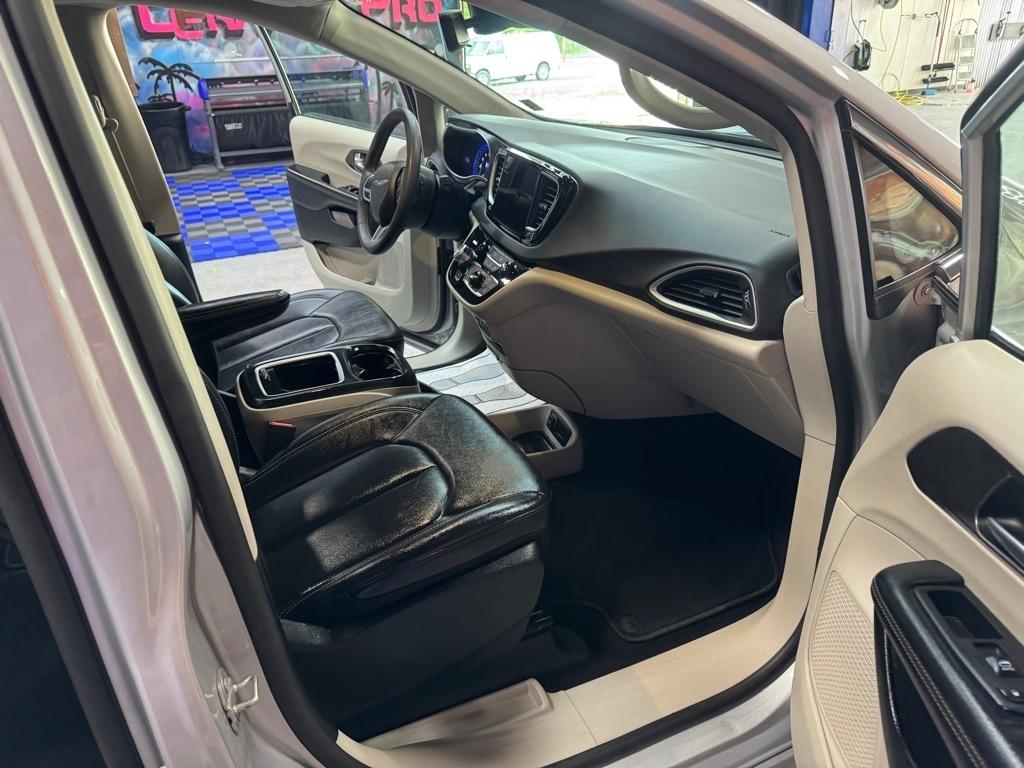 Chrysler Pacifica Touring L 2024