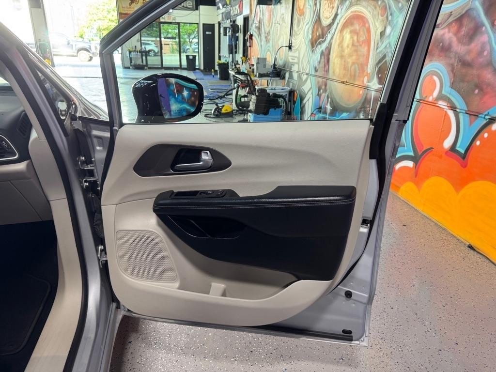 Chrysler Pacifica Touring L 2024