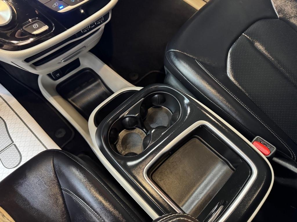 Chrysler Pacifica Touring L 2024