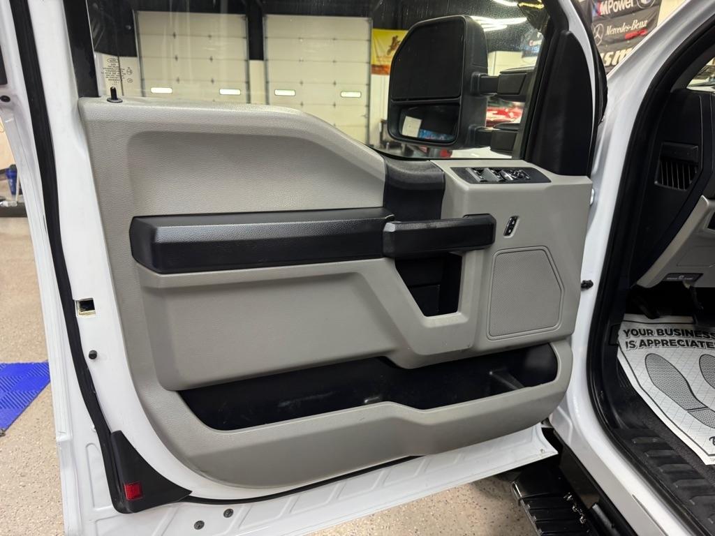 Ford F-250 SD XL SuperCab 4WD 2017